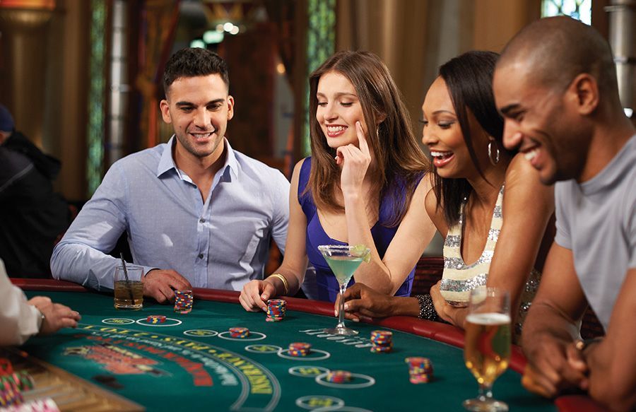 Rolling Slots Live Casino
